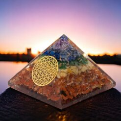 PIRAMIDE ORGONITA FLOR DE LA VIDA 7 CHAKRAS REF 69