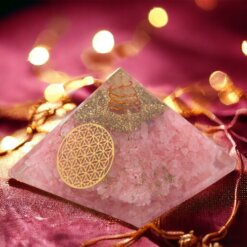 PIRAMIDE ORGONITA FLOR DE LA VIDA CUARZO ROSA 690