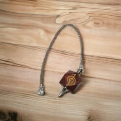 Péndulo Hexagonal Grabado CHO KU REI - Red Jasper