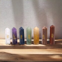 SET DE 7 PUNTAS 4 CM MINERALES 7 CHAKRAS REF 790